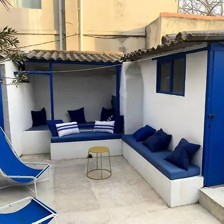 En Bord De A Malmousque Villa